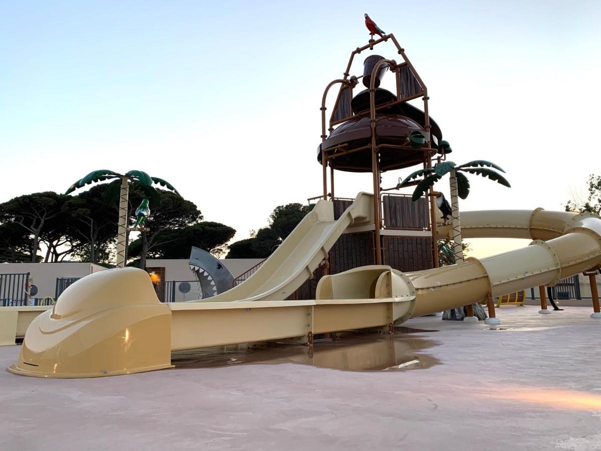 מלון Fréjus Chaletrent - Stacaravans Saint-Aygulf מראה חיצוני תמונה